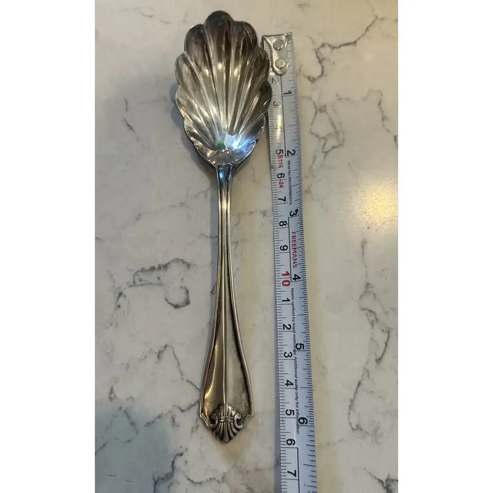 Vtg Oneida‎ Rogers 1811 King James Silver plate Shell Sugar Spoon